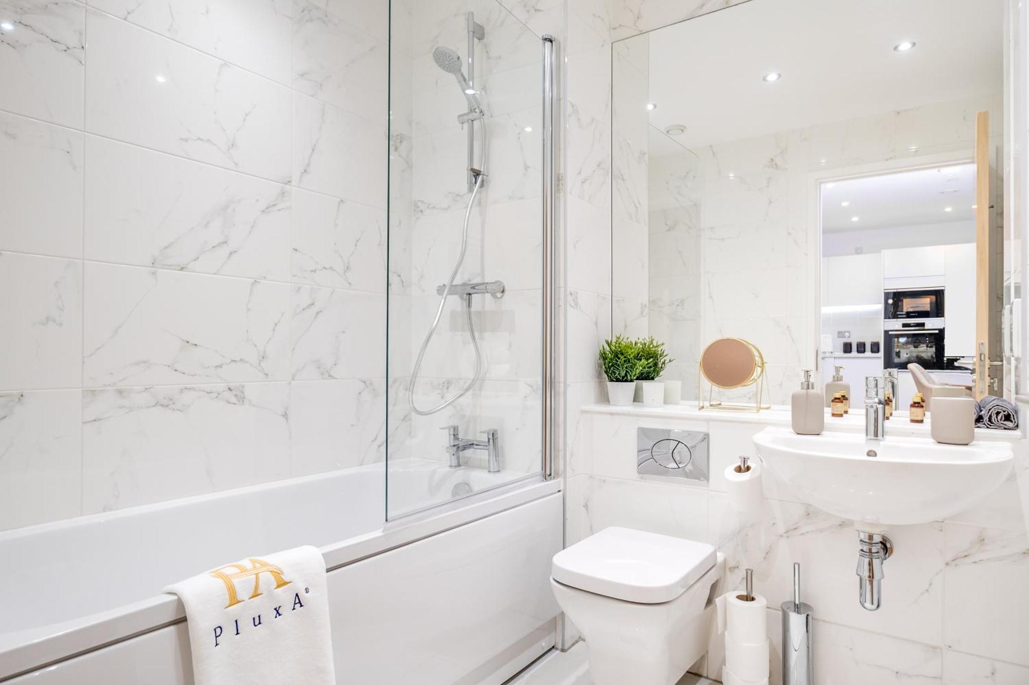 Pluxa Creme Opulence 5 Star Beautiful High End Apartment In Birmingham City Centre エクステリア 写真